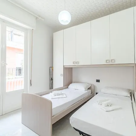 Ligurian Vacation! Functional Flat